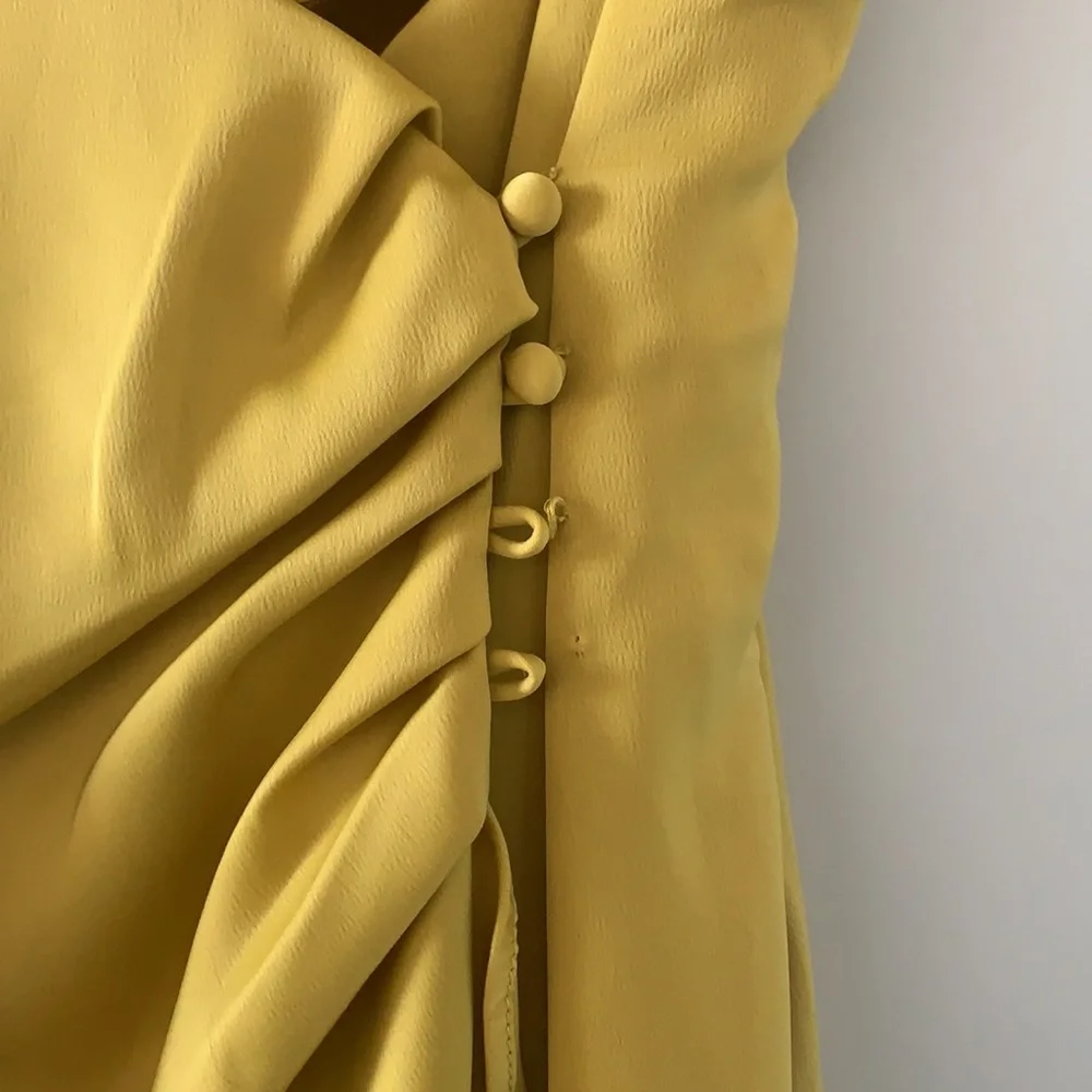 Adorable dress. Perfect for summer or a beach vacation - Picture 2 of 2